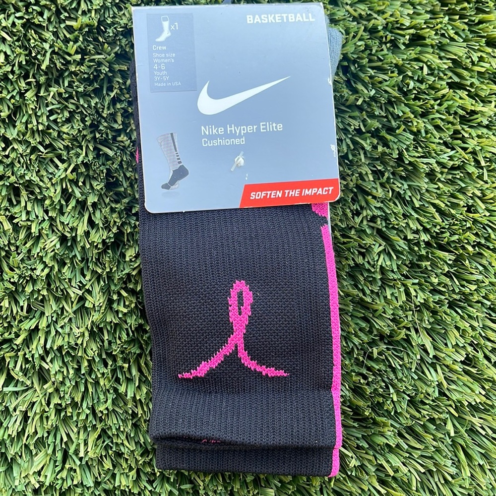 Nike Hyper Elite Cushioned Crew Socks.